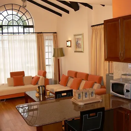 Natural Oak Apartments Nairobi Room photo